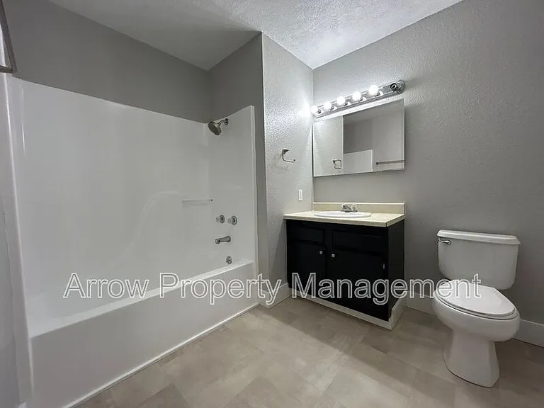 940 S 27th St #24 — Photo 7
