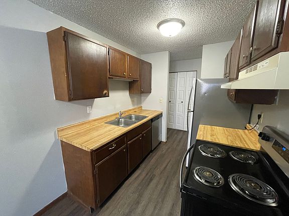 3rd image of 201 Southwood Dr #2