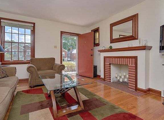 3rd image of 5645 Tholozan Ave