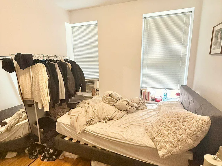 415 W 52nd St #3B — Photo 9