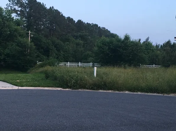 74 Casterline Ct, Dover, DE 19901