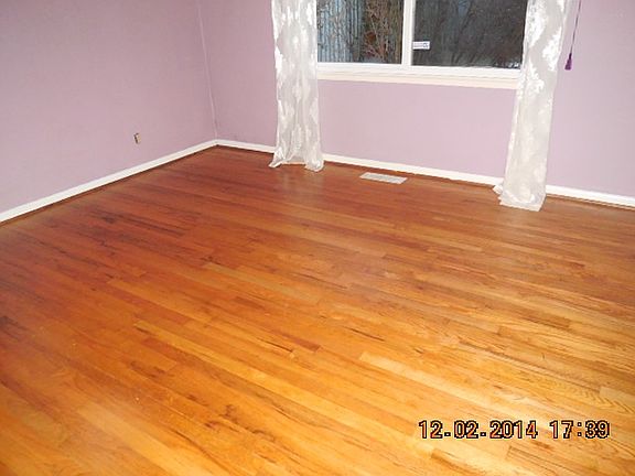 3rd image of 3118 Pacific Ave