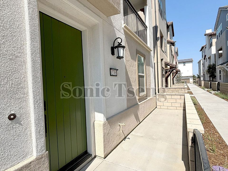 12785_Sila_Way_Zillow_House_Front_Porch