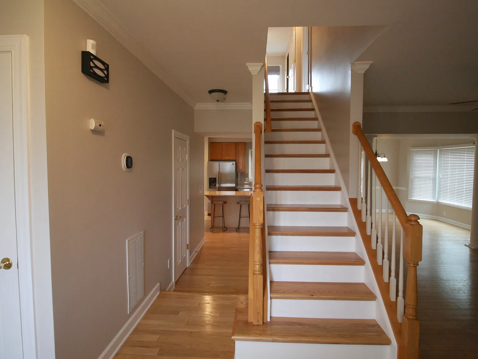 4 bedroom single family home in Ashburn Village — Photo 3