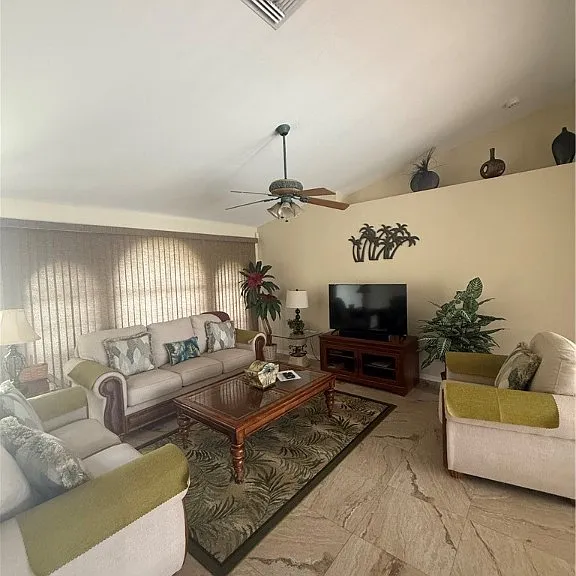 1113 SE 20th Ct — Photo 3