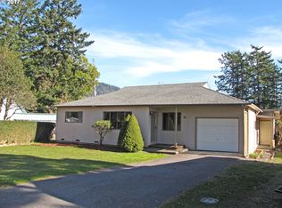 337 Spruce Dr, Brookings, OR 97415