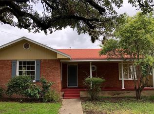 807 W 1st St, Lampasas, TX 76550