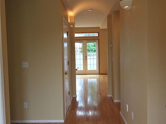 4th image of 10321 Whitman Ave SW
