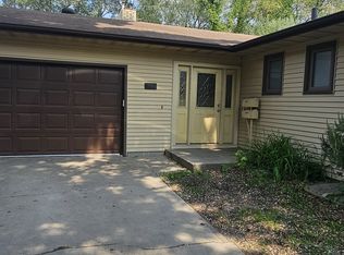 3614 11th Ave N, Grand Forks, ND 58203