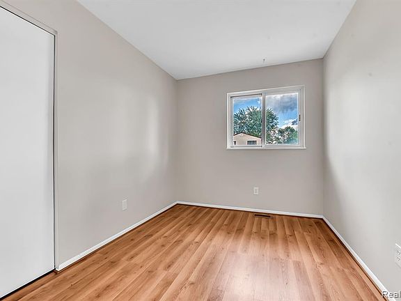 4th image of 8211 Carrousel Blvd