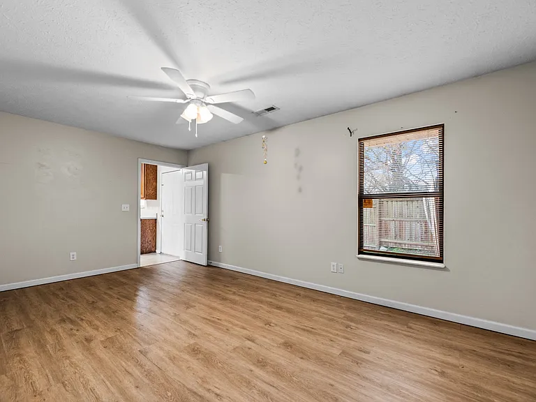 2249 S Hardin Ln #1 — Photo 6