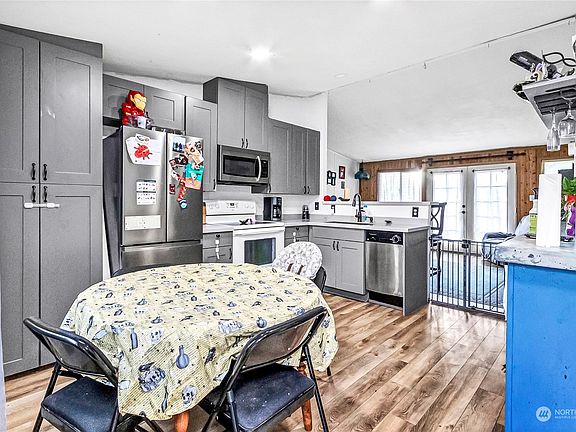 2nd image of 11403 Gardner Court SE