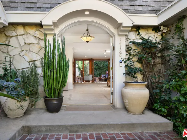 14128 Dickens St, Sherman Oaks, CA 91423
