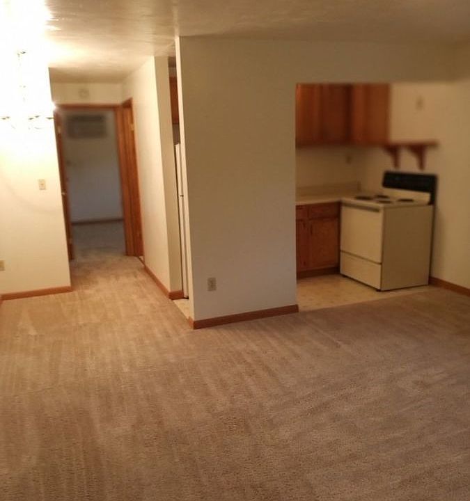 1st image of 1011 Willowbrook Dr Unit B04