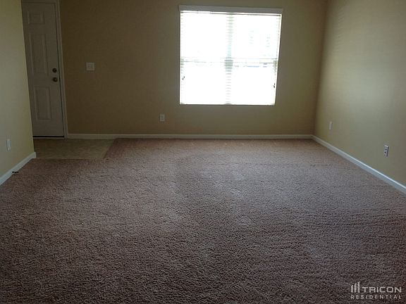 3rd image of 916 Cassidy Dr