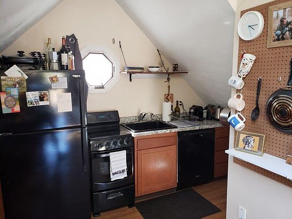5th image of 5885 Rosslyn Ave