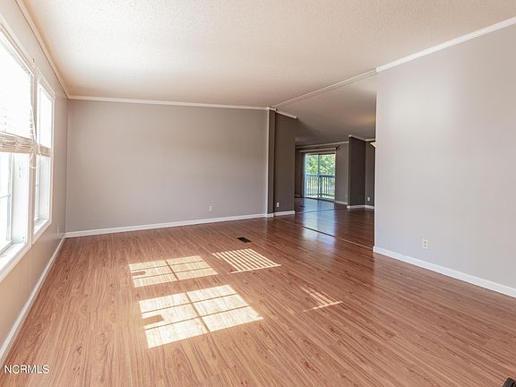 4th image of 126 Aberdeen Ln