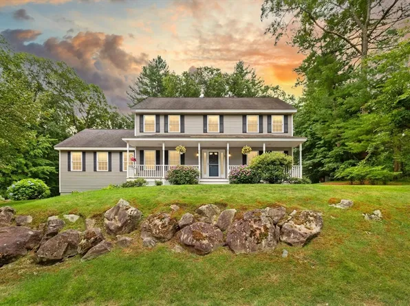 1 3rd St, North Reading, MA 01864