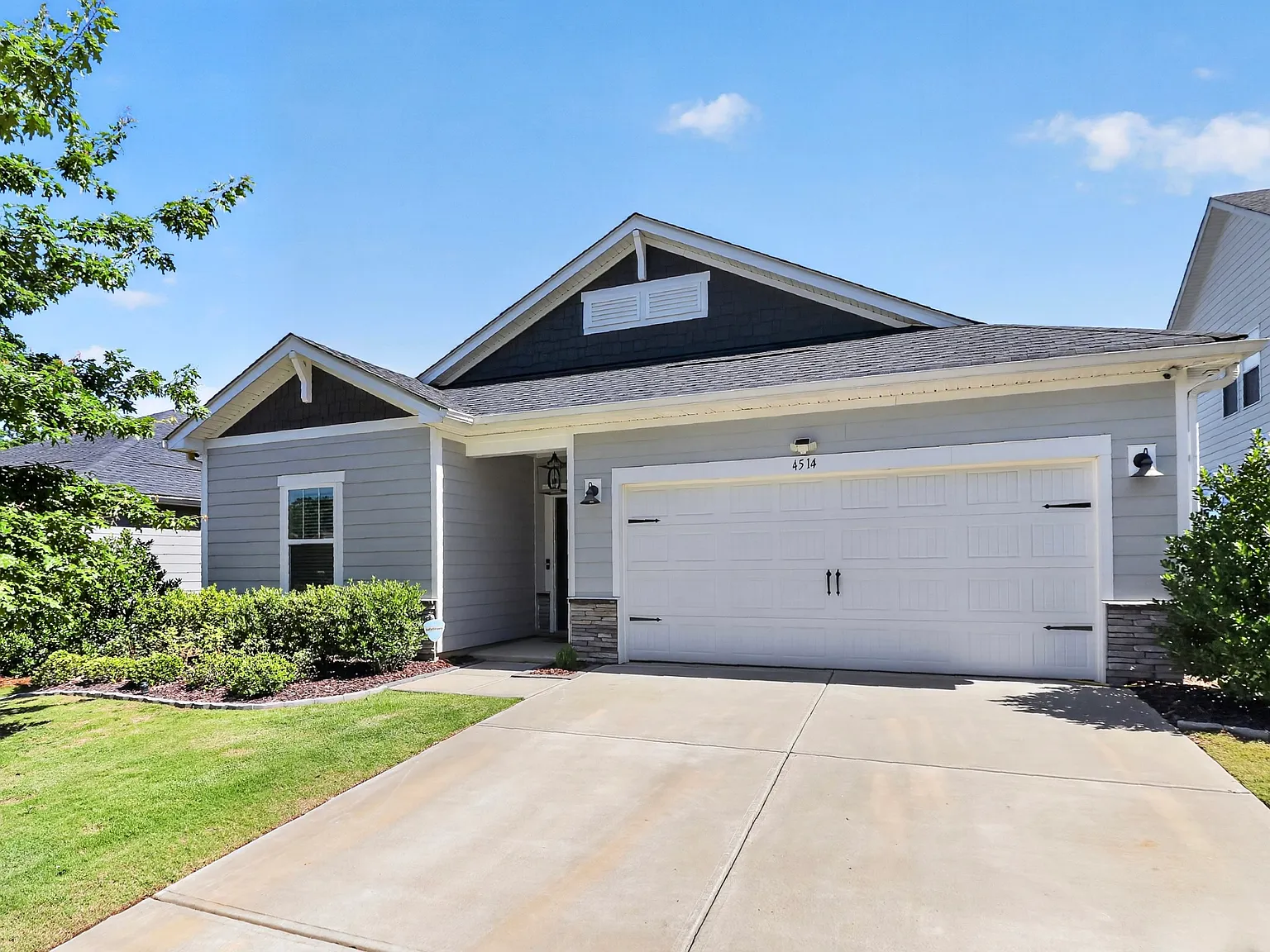 3 bed, 1859 sqft, $2,500 — Photo 3