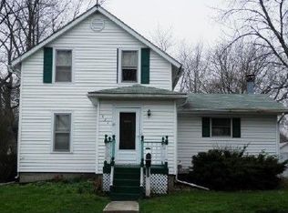 624 Grant St, Chenoa, IL 61726