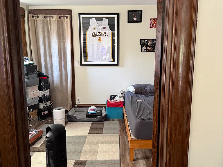 2530 Dupont Ave S #202 — Photo 4
