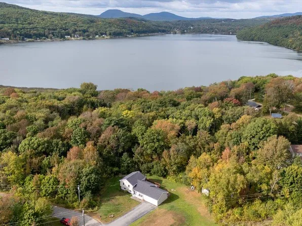 22 Pheasant Drive, Rockland, ME 04841