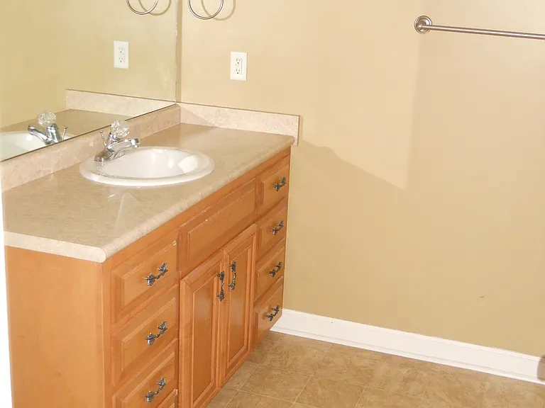 476 Bryson Cir — Photo 8