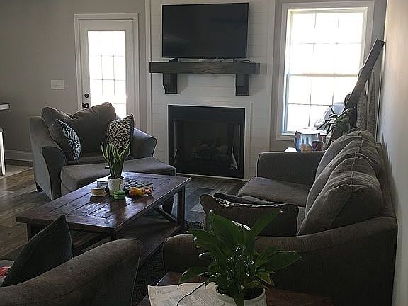 2nd image of 1391 Holden Dr