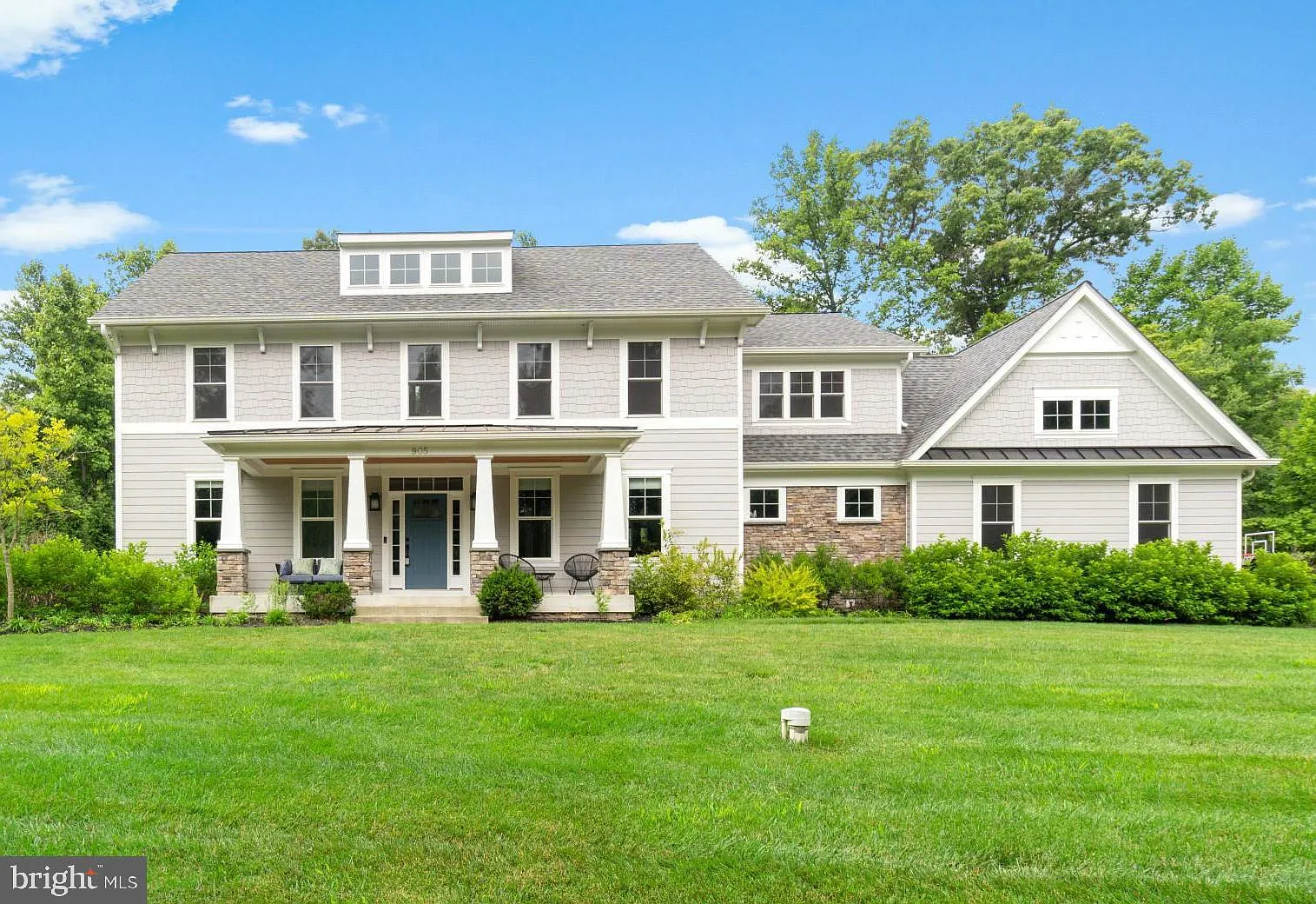 905 Misty Manor Ln photo 1