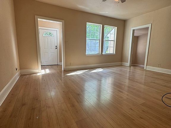 4th image of 110 E Prospect St