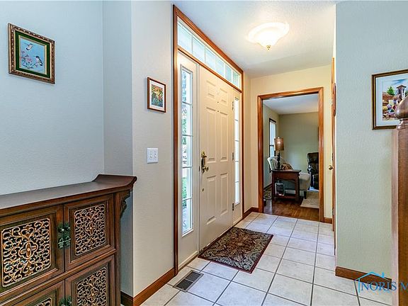 4th image of 5104 Green Spruce Dr
