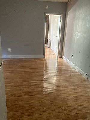 5th image of 537 W 49th St #16
