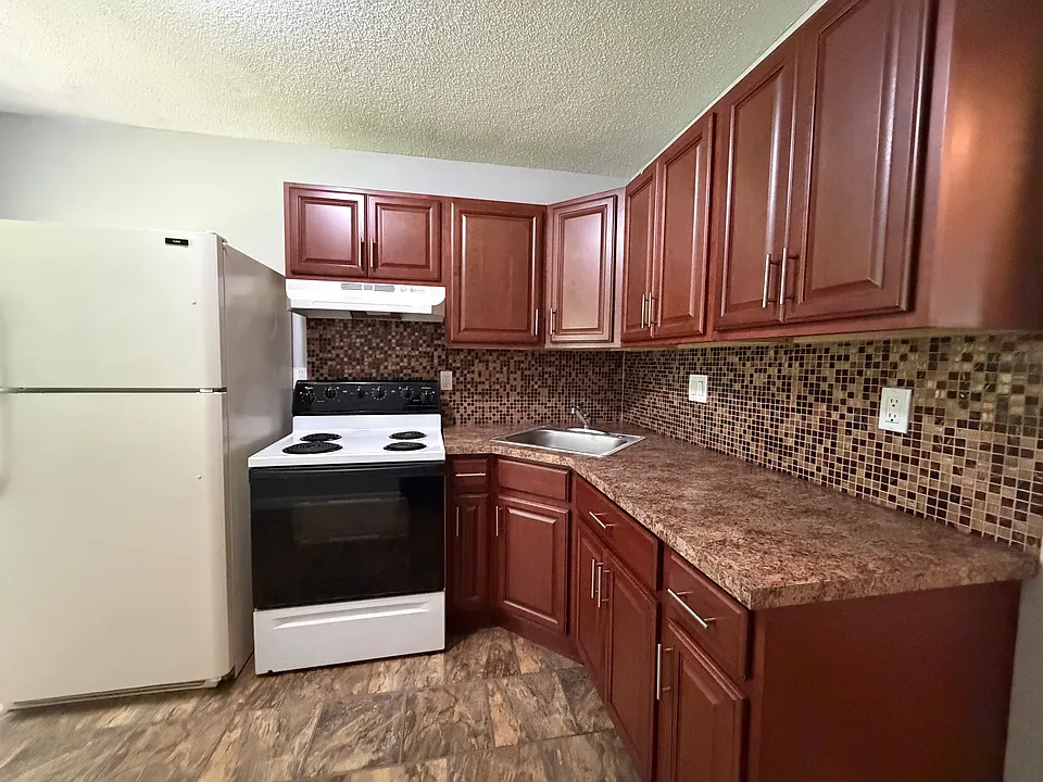 72 Dallas Ave #6A
