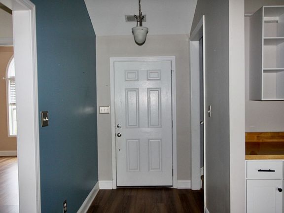 2nd image of 109 Moonstone Ct
