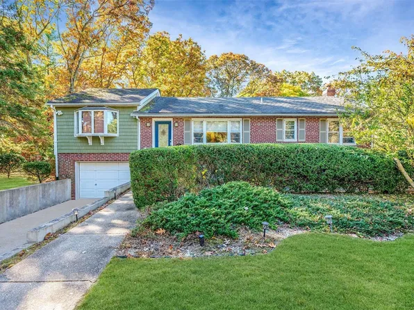 32 Ledgewood Drive, Smithtown, NY 11787