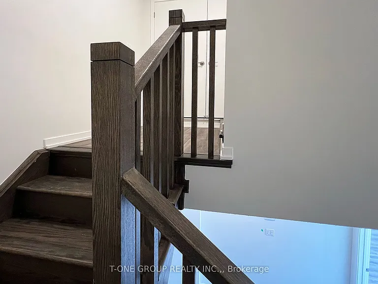 90 Honeycrisp Cres #Townhouse 362 — Photo 23