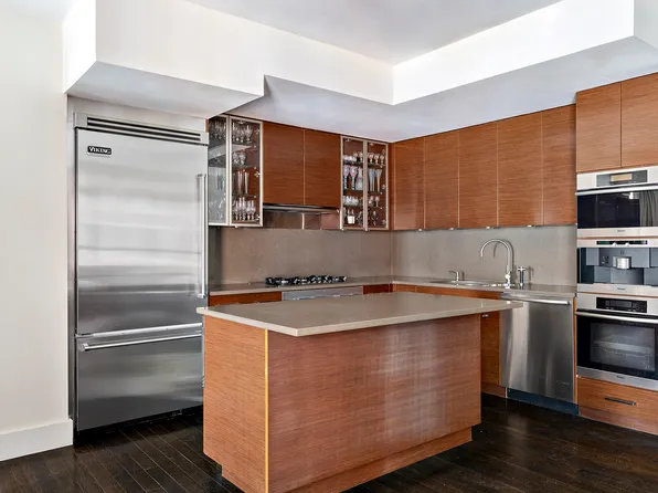 889 Broadway PHA image 3 of 10