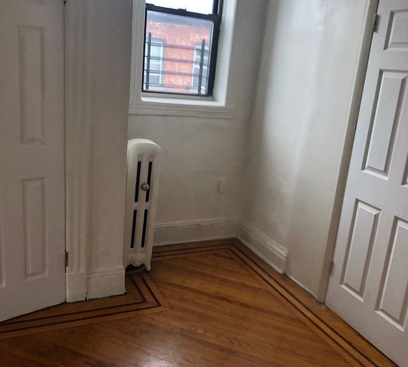 2nd image of 631 Jefferson Ave #3