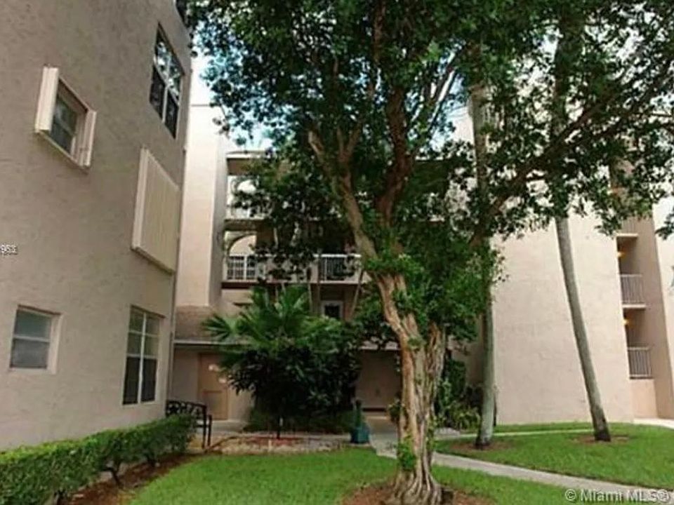 1st image of 9430 Poinciana Pl APT 307