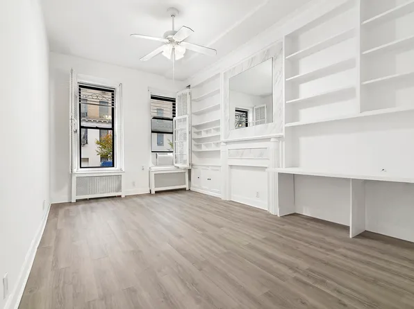 350 W 56th St APT 1A, New York, NY 10019