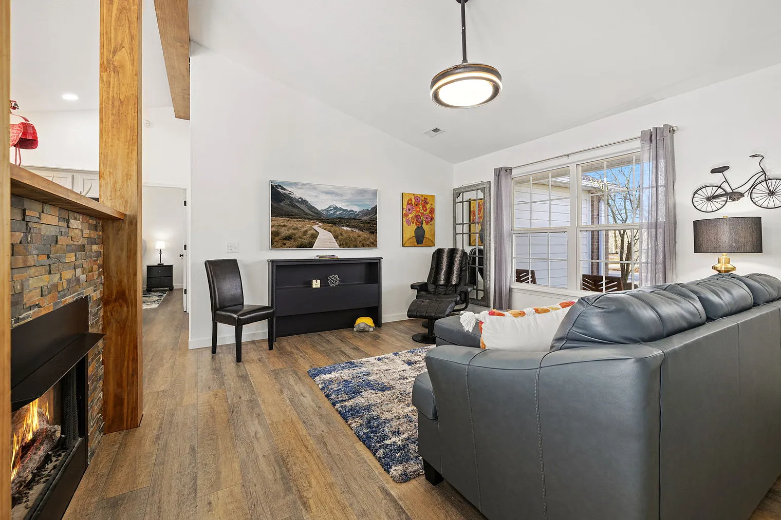 3 bed, 2.0 bath, 1248 sqft, $3,401 — Photo 1