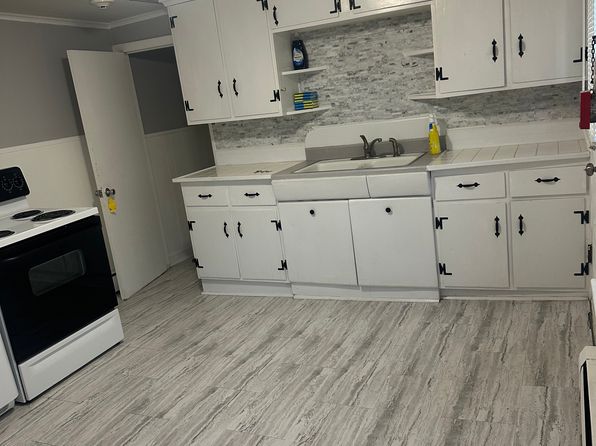 90 Laurel Hill Ave APT C
