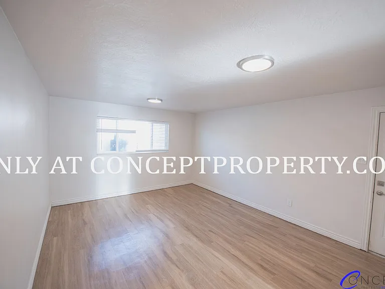 943-971 Chapel Dr — Photo 53