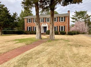 122 Cedarcrest Dr, Florence, AL 35630
