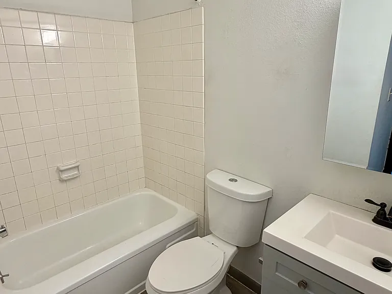 Cedar Terrace Apartments — Photo 15