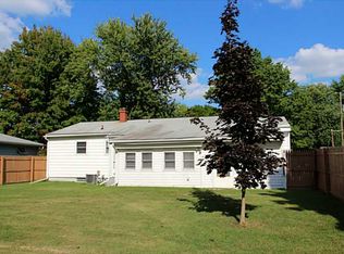 81 Tannery St, North East, PA