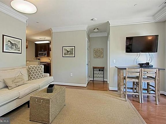 3rd image of 2101 N Monroe St APT 110