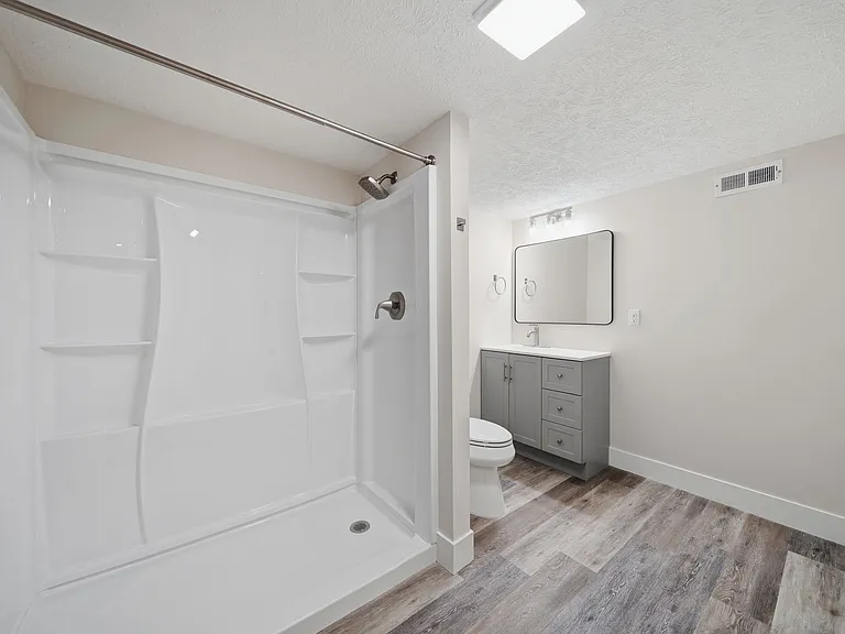 1941 Devonshire Dr #3 — Photo 40