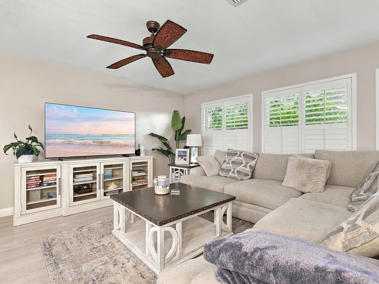 5403 Bayshore Ave — Photo 3