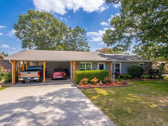 3rd image of 1207 Dyson Dr